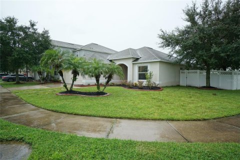 Villa ou maison à louer à Riverview, Floride: 4 chambres, 142.23 m2 № 1370125 - photo 3