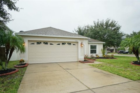 Villa ou maison à louer à Riverview, Floride: 4 chambres, 142.23 m2 № 1370125 - photo 1