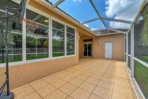 House in Weston, Florida 3 bedrooms, 194.26 sq.m. № 1401186 - photo 21