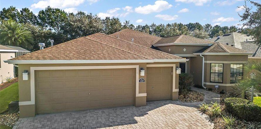 House in Ocala, Florida 4 bedrooms, 265.61 sq.m. № 1417953