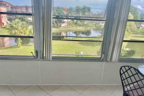 Condo in Lauderdale Lakes, Florida, 1 bedroom  № 1027062 - photo 26