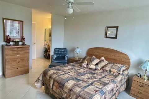 Condo in Lauderdale Lakes, Florida, 1 bedroom  № 1027062 - photo 17