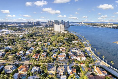 Villa ou maison à vendre à West Palm Beach, Floride: 4 chambres, 298.22 m2 № 1027098 - photo 2