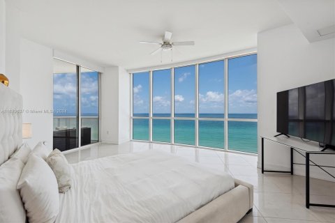 Condo in Sunny Isles Beach, Florida, 3 bedrooms  № 1409004 - photo 14