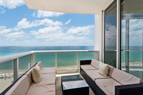 Condo in Sunny Isles Beach, Florida, 3 bedrooms  № 1409004 - photo 9