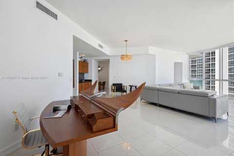 Condo in Sunny Isles Beach, Florida, 3 bedrooms  № 1409004 - photo 8