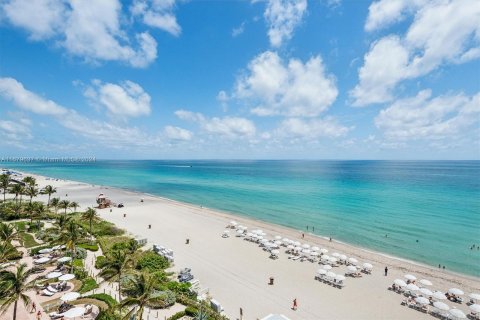 Condo in Sunny Isles Beach, Florida, 3 bedrooms  № 1409004 - photo 24