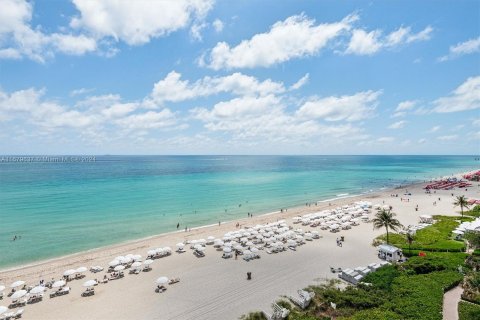 Condo in Sunny Isles Beach, Florida, 3 bedrooms  № 1409004 - photo 16