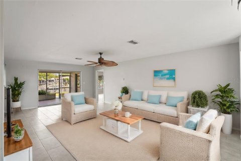 Casa en venta en New Port Richey, Florida, 2 dormitorios, 158.86 m2 № 1254936 - foto 12