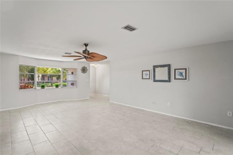 Villa ou maison à vendre à New Port Richey, Floride: 2 chambres, 158.86 m2 № 1254936 - photo 11