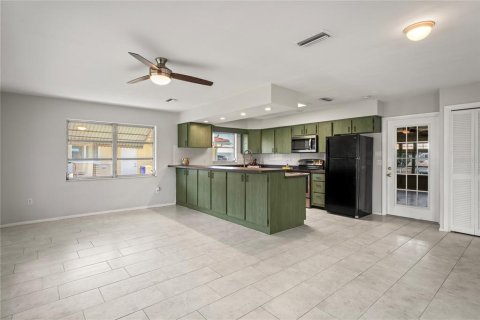 Casa en venta en New Port Richey, Florida, 2 dormitorios, 158.86 m2 № 1254936 - foto 19