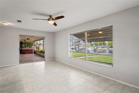 Villa ou maison à vendre à New Port Richey, Floride: 2 chambres, 158.86 m2 № 1254936 - photo 30