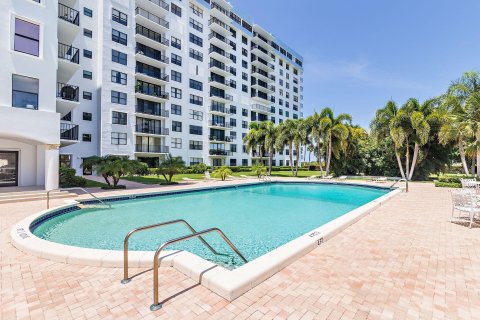 Condo in West Palm Beach, Florida, 2 bedrooms  № 1060267 - photo 9