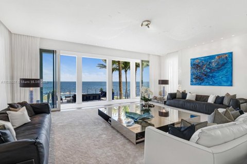 Casa en venta en Coral Gables, Florida, 8 dormitorios, 1761.71 m2 № 1017882 - foto 19