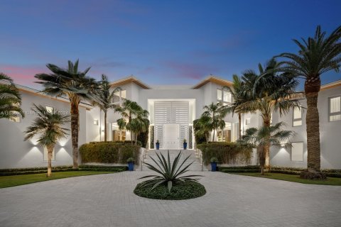Villa ou maison à vendre à Coral Gables, Floride: 8 chambres, 1761.71 m2 № 1017882 - photo 6