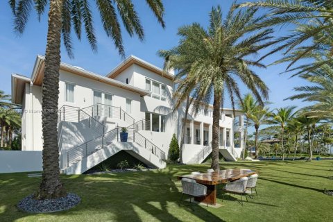 Villa ou maison à vendre à Coral Gables, Floride: 8 chambres, 1761.71 m2 № 1017882 - photo 13