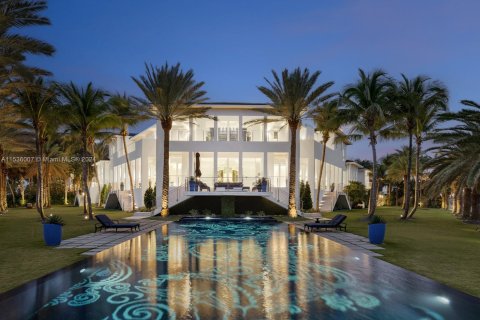 Casa en venta en Coral Gables, Florida, 8 dormitorios, 1761.71 m2 № 1017882 - foto 5