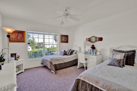 House in Boynton Beach, Florida 3 bedrooms, 178.84 sq.m. № 1077013 - photo 11