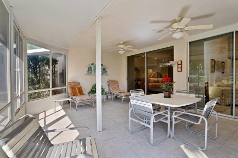 House in Boynton Beach, Florida 3 bedrooms, 178.84 sq.m. № 1077013 - photo 9