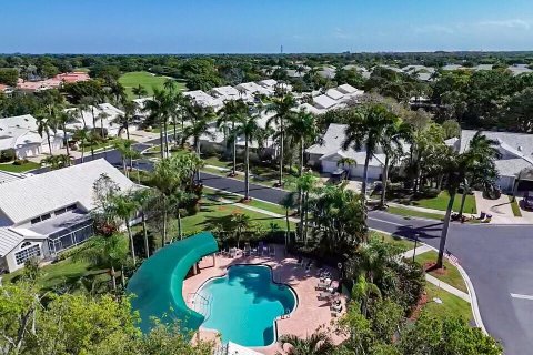 House in Boynton Beach, Florida 3 bedrooms, 178.84 sq.m. № 1077013 - photo 3