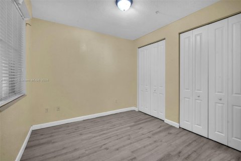 Condo in Sunrise, Florida, 2 bedrooms  № 1295210 - photo 14