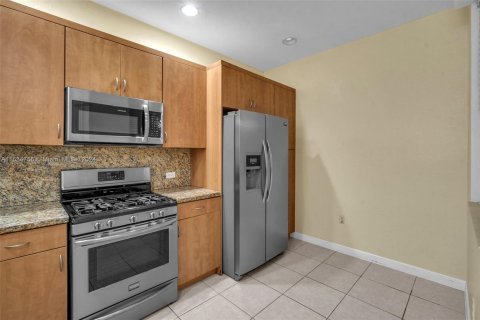 Condo in Sunrise, Florida, 2 bedrooms  № 1295210 - photo 9