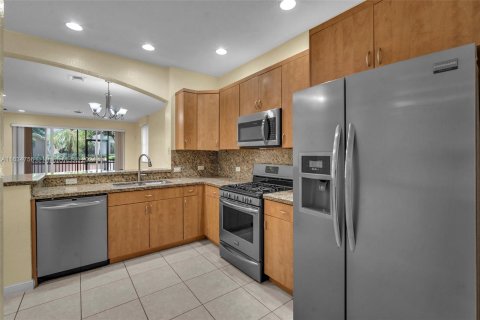 Condo in Sunrise, Florida, 2 bedrooms  № 1295210 - photo 8