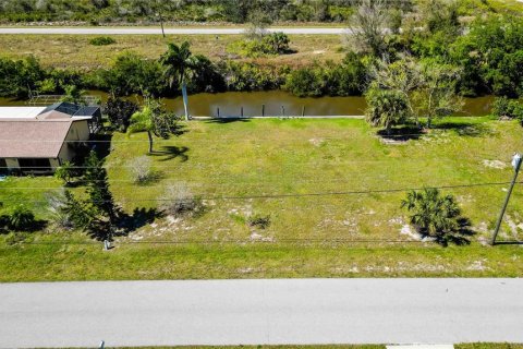 Terrain à vendre à Punta Gorda, Floride № 1337662 - photo 1