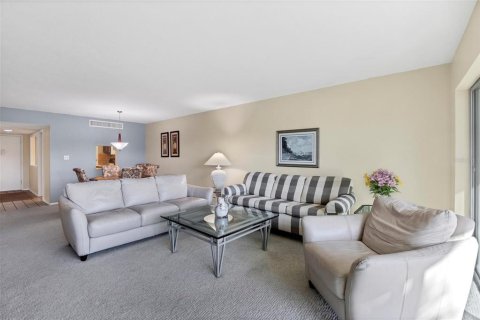 Condo in Sarasota, Florida, 2 bedrooms  № 1340609 - photo 11