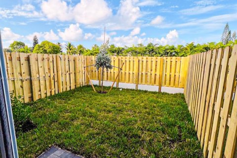 Townhouse in Homestead, Florida 3 bedrooms № 1360606 - photo 11