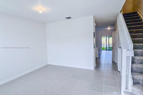 Townhouse in Homestead, Florida 3 bedrooms № 1360606 - photo 4