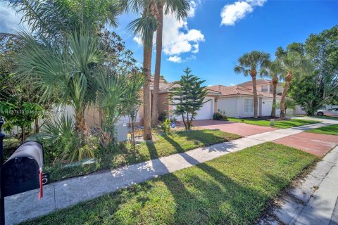 Villa ou maison à vendre à Boynton Beach, Floride: 3 chambres, 166.76 m2 № 1360506 - photo 2