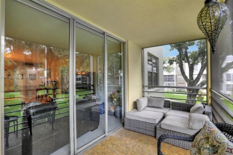 Condo in Lauderdale Lakes, Florida, 2 bedrooms  № 1360564 - photo 19