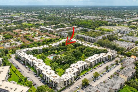 Condominio en venta en Lauderdale Lakes, Florida, 2 dormitorios, 89.19 m2 № 1360564 - foto 25