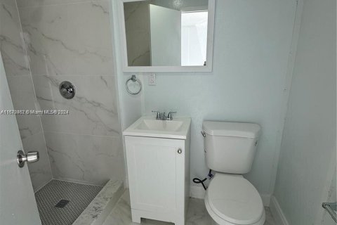 Propiedad comercial en alquiler en Miami, Florida, 1 dormitorio, 108.14 m2 № 1394979 - foto 5