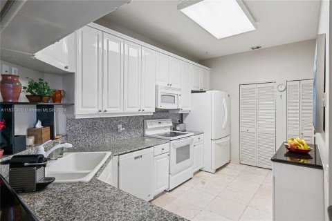 Copropriété à vendre à Miami, Floride: 2 chambres, 152.36 m2 № 1059341 - photo 20