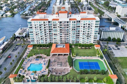 Condo in Fort Lauderdale, Florida, 1 bedroom  № 1043108 - photo 1