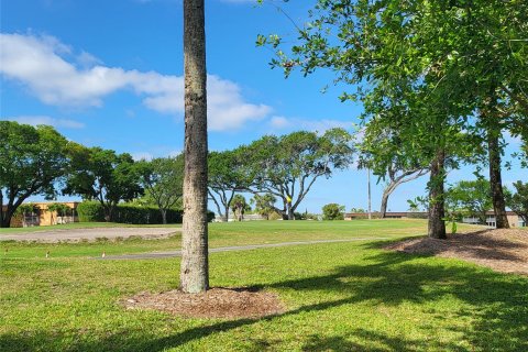 Condo in Delray Beach, Florida, 2 bedrooms  № 1070296 - photo 12