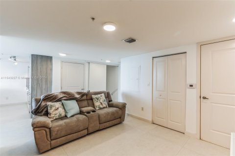 Condominio en venta en Sunny Isles Beach, Florida, 2 dormitorios, 162.86 m2 № 1046990 - foto 8