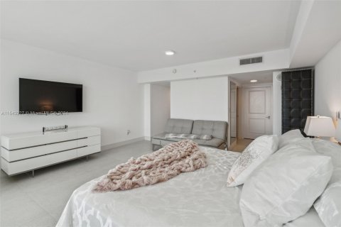 Condominio en venta en Sunny Isles Beach, Florida, 2 dormitorios, 162.86 m2 № 1046990 - foto 25