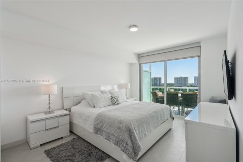 Condominio en venta en Sunny Isles Beach, Florida, 2 dormitorios, 162.86 m2 № 1046990 - foto 16