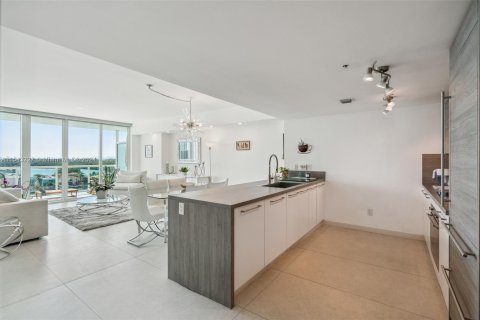 Condominio en venta en Sunny Isles Beach, Florida, 2 dormitorios, 162.86 m2 № 1046990 - foto 12