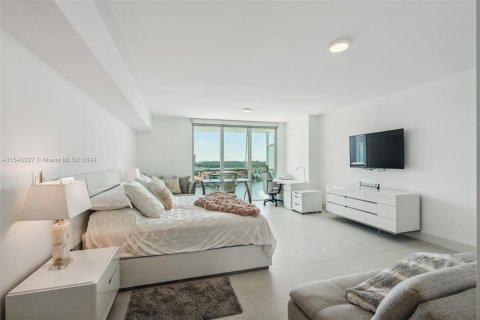 Condominio en venta en Sunny Isles Beach, Florida, 2 dormitorios, 162.86 m2 № 1046990 - foto 26