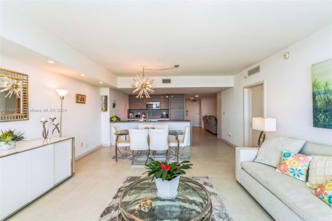 Condominio en venta en Sunny Isles Beach, Florida, 2 dormitorios, 162.86 m2 № 1046990 - foto 5