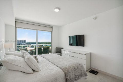 Condominio en venta en Sunny Isles Beach, Florida, 2 dormitorios, 162.86 m2 № 1046990 - foto 21