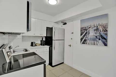 Condo in Miami Beach, Florida, 2 bedrooms  № 1206194 - photo 21