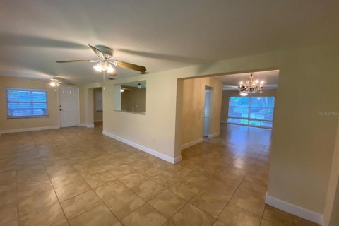 House in Port Charlotte, Florida 2 bedrooms, 163.04 sq.m. № 1265906 - photo 7