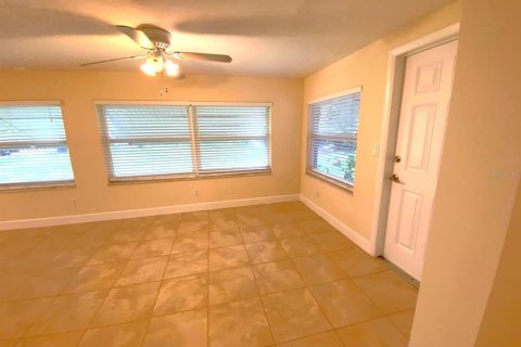 House in Port Charlotte, Florida 2 bedrooms, 163.04 sq.m. № 1265906 - photo 15