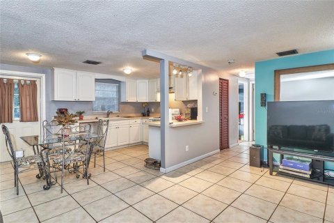 Casa en venta en Tampa, Florida, 3 dormitorios, 93.65 m2 № 1339402 - foto 7