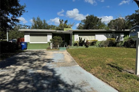 House in Tampa, Florida 3 bedrooms, 136.75 sq.m. № 1429563 - photo 2